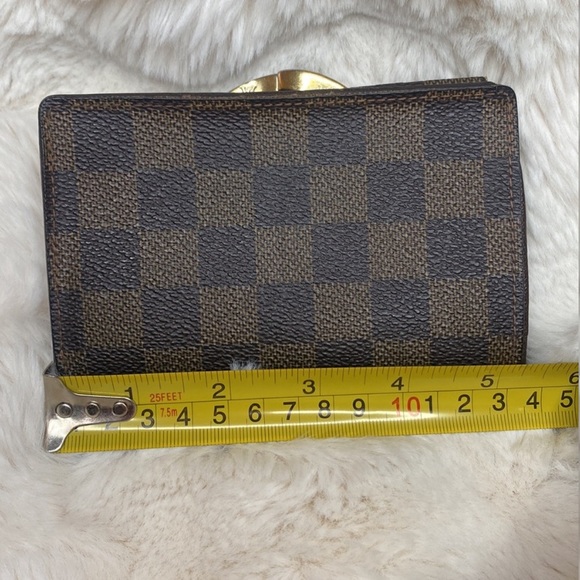 LOUIS VUITTON DAMIER KISSLOCK WALLET - Picture 7 of 12